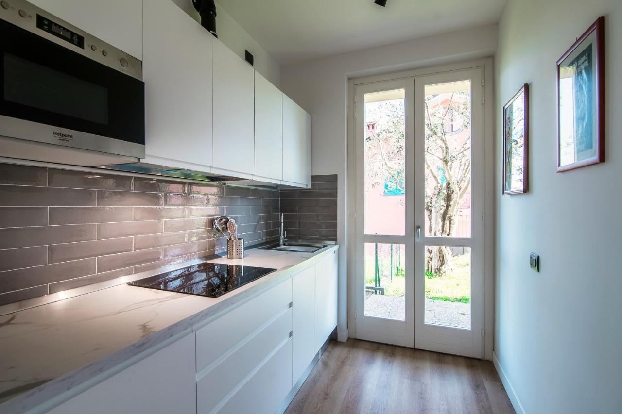 Olive Tree Lake View Apartment Bellagio Exterior photo